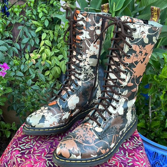 Dr. Martens Cerys Pointed Toe Floral 14 Eye Tall Boots - Picture 5 of 17